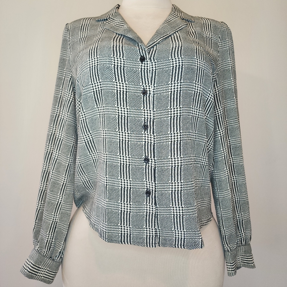 Topshop Black and White Button-Up Long Sleeved Blouse - Picture 2 of 10